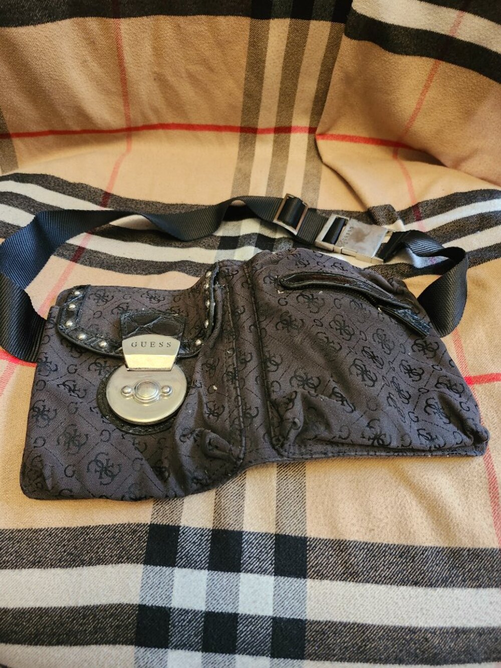 VINTAGE GUESS POUCH - Picture 2 of 9